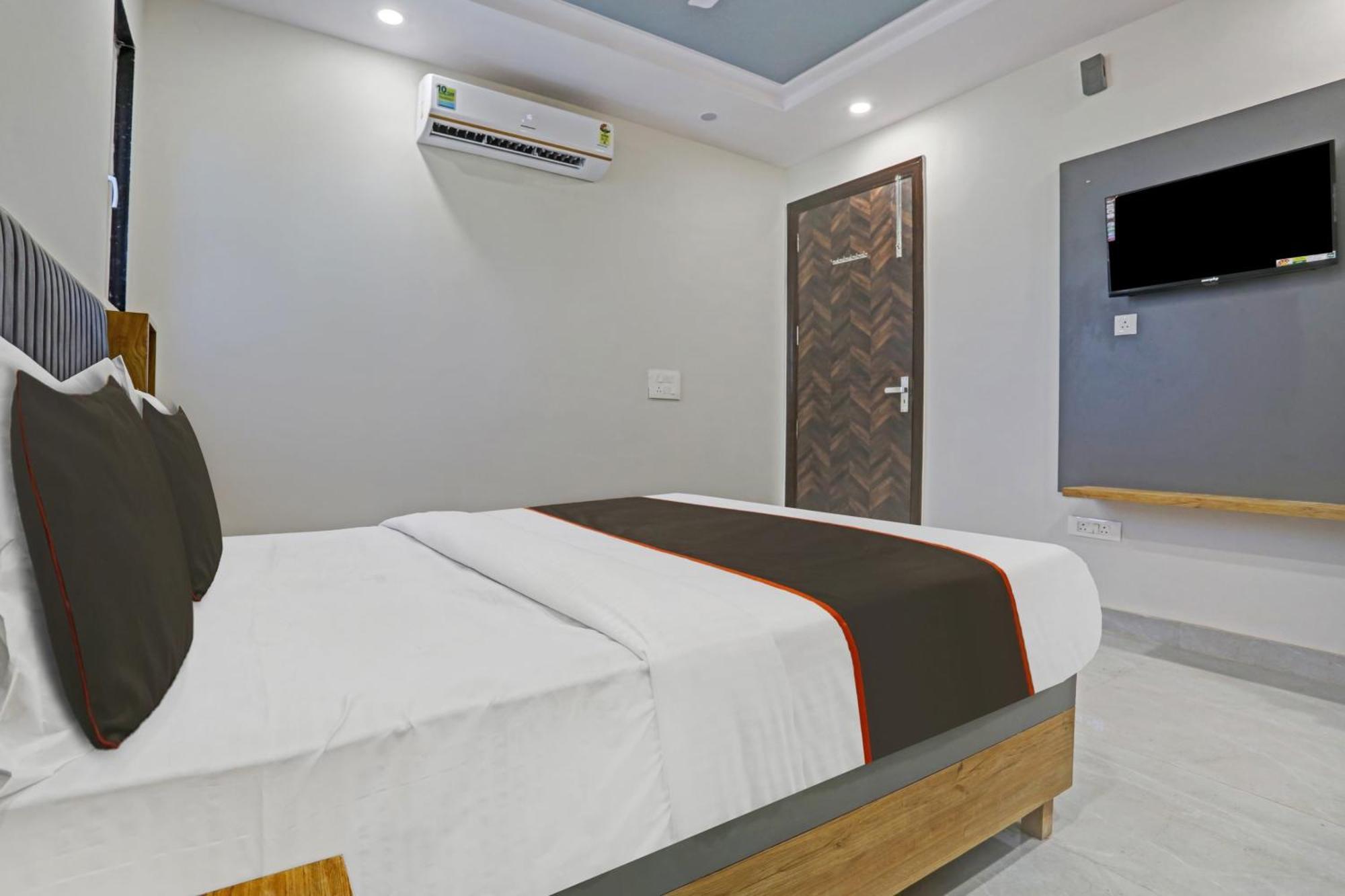 Townhouse Vip Grand Hotel Делхи Екстериор снимка