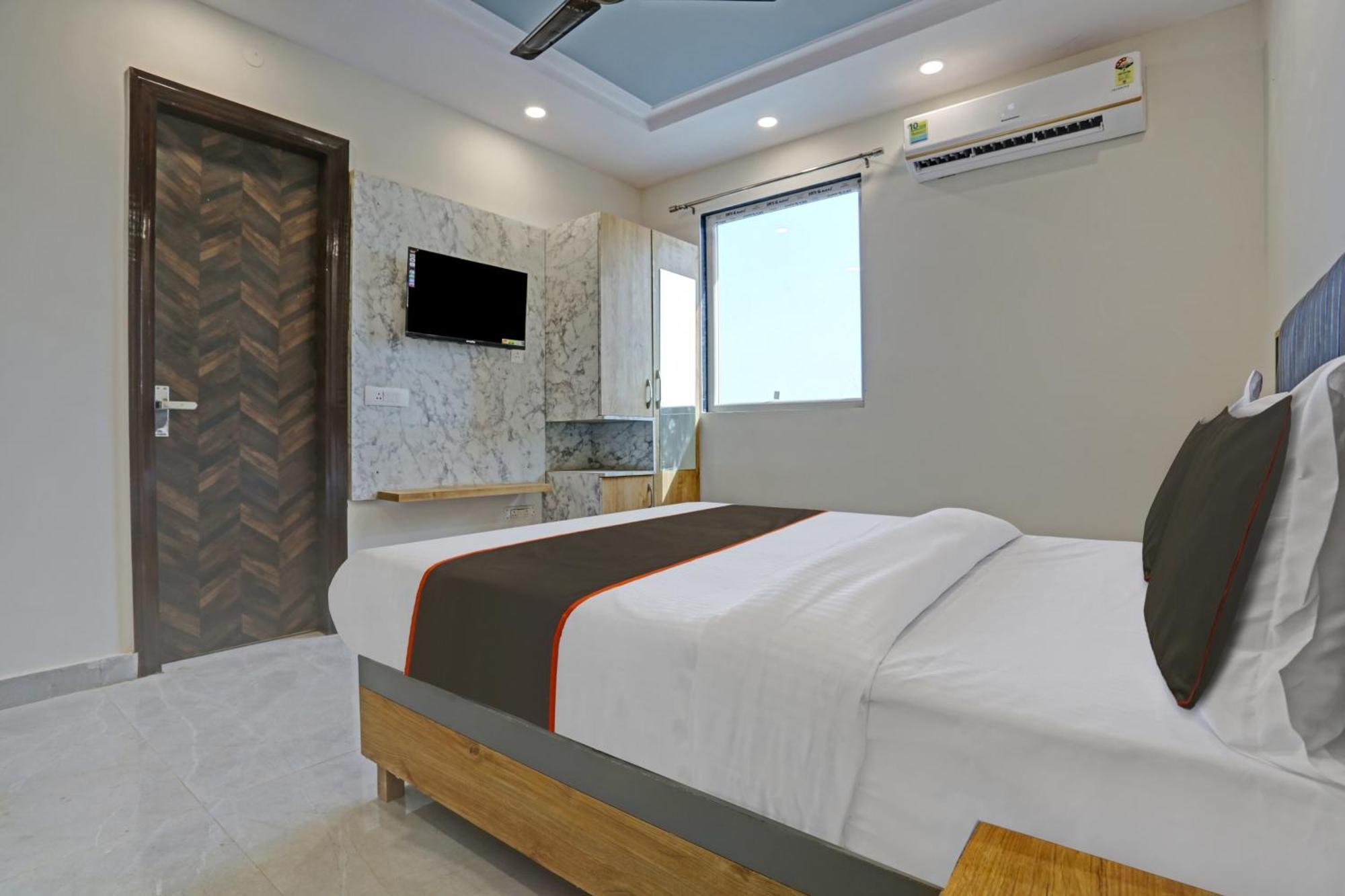 Townhouse Vip Grand Hotel Делхи Екстериор снимка